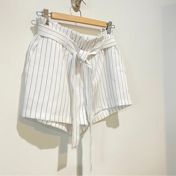 Revamped High Waisted Pinstriped Shorts Black & White Waist Tie Belt M - Picture 1 of 12